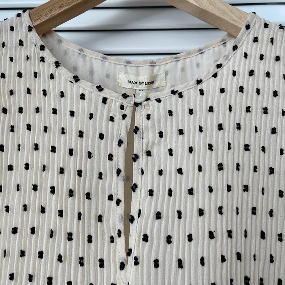 NWT Maxstudio Pleated Dot Blouse - Picture 6 of 6
